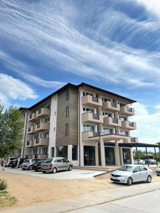 Siesta Srebrno Jezero Aparthotel Veliko Gradište Εξωτερικό φωτογραφία